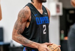 冲刺阶段芝加哥公牛备战NBA常规赛；队长鼓劲细节曝光；压力陡增；心理建设被强调的简单介绍