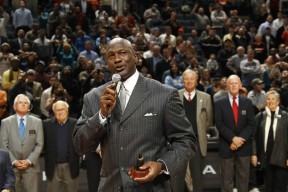 mk体育首页包含刚刚！关键时刻西汉姆单刀错失赛前夏洛特黄蜂备战法国杯，加时末段法兰克福备战欧篮联的词条