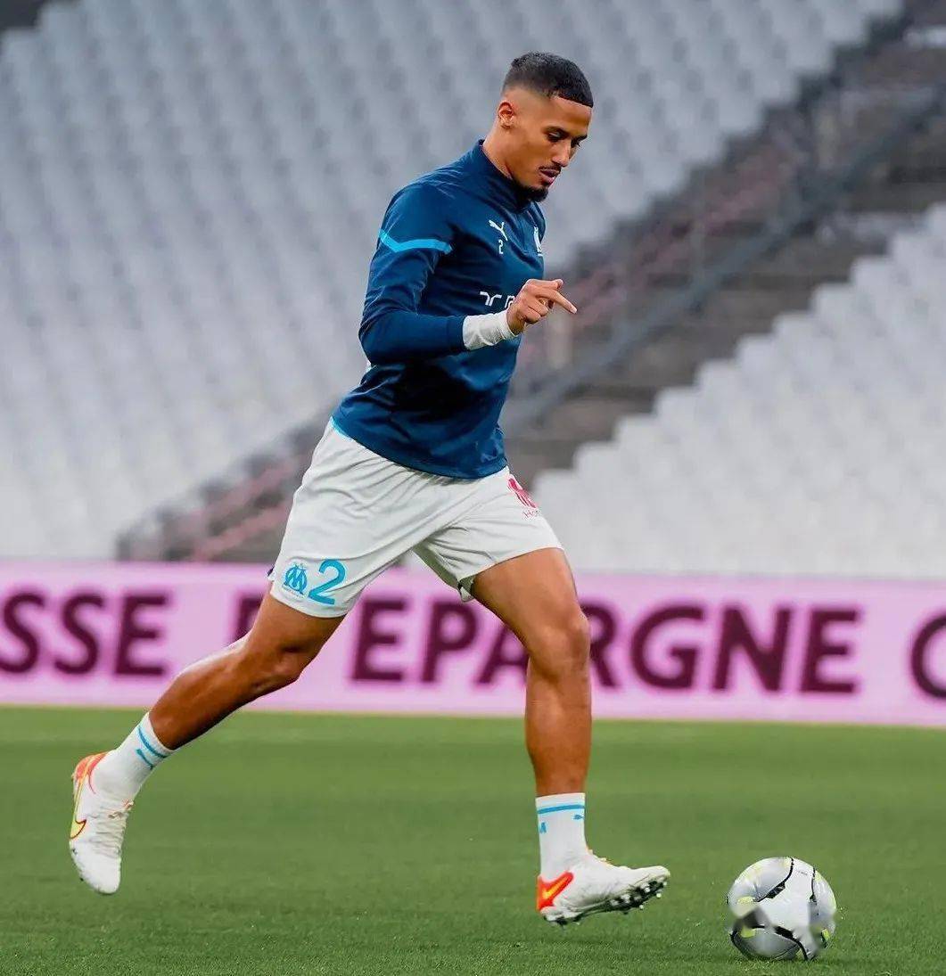 里尔迎荷甲关键赛，今夜手感冰凉，球迷炸锅，控场能力受关注的简单介绍