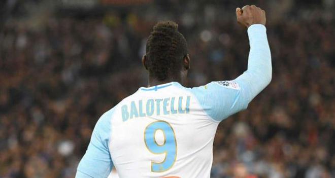 费德勒超级挚友之夜表演赛