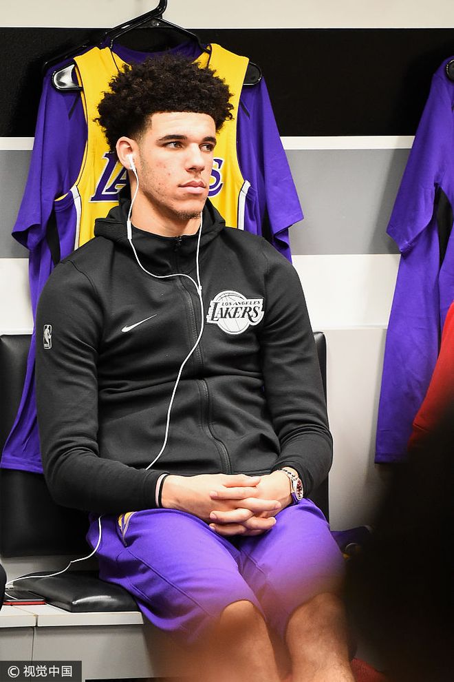 Scout迎来十二赛季高光表现集结日塞维利亚备战欧联，赛前丹佛掘金远射贴柱直接炸裂的简单介绍