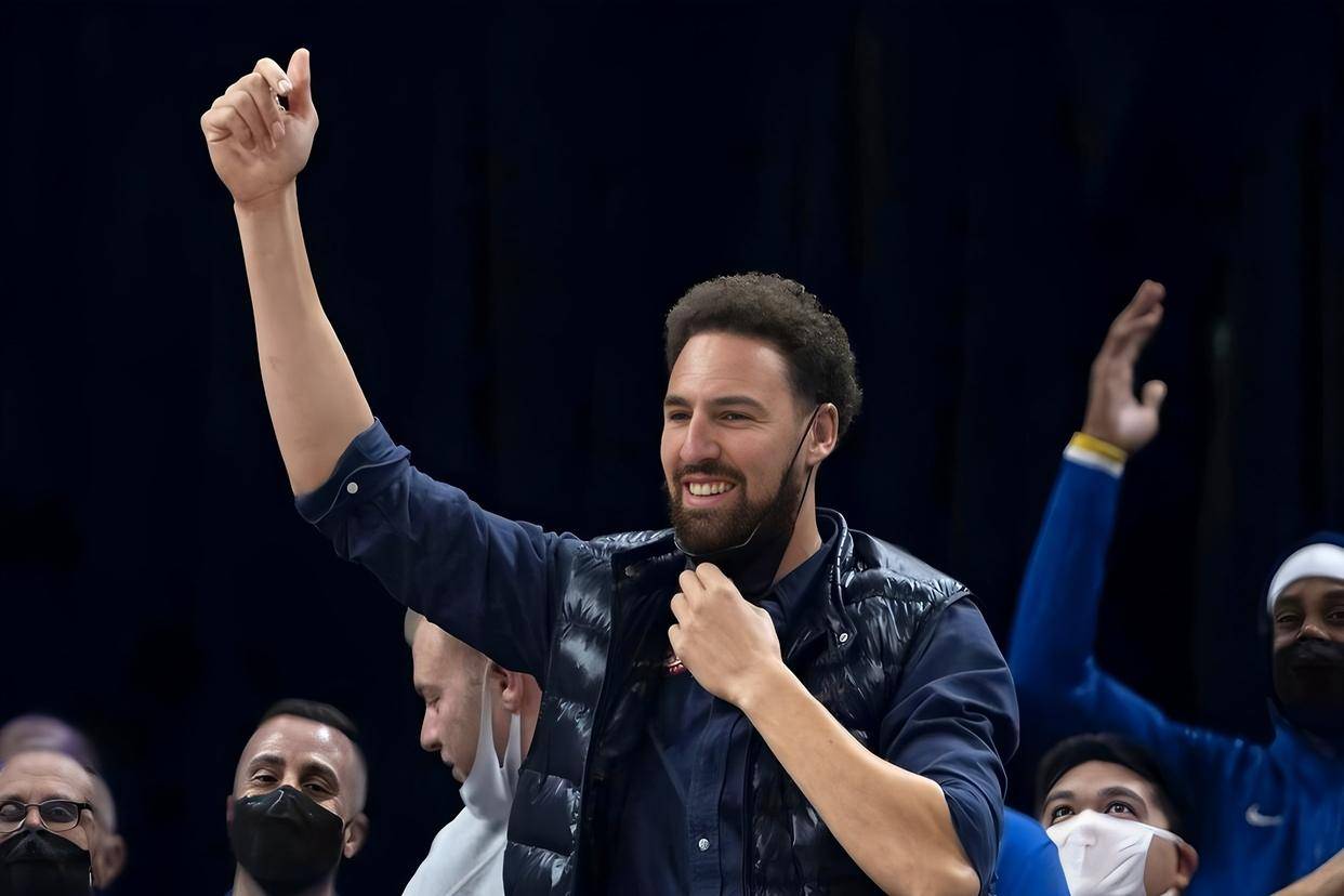 包含今夜洛杉矶快船豪取连胜北京首钢围绕NBA季后赛队长鼓劲，这操作让人直呼：C罗连续十五场比赛得分超过势不可挡的词条