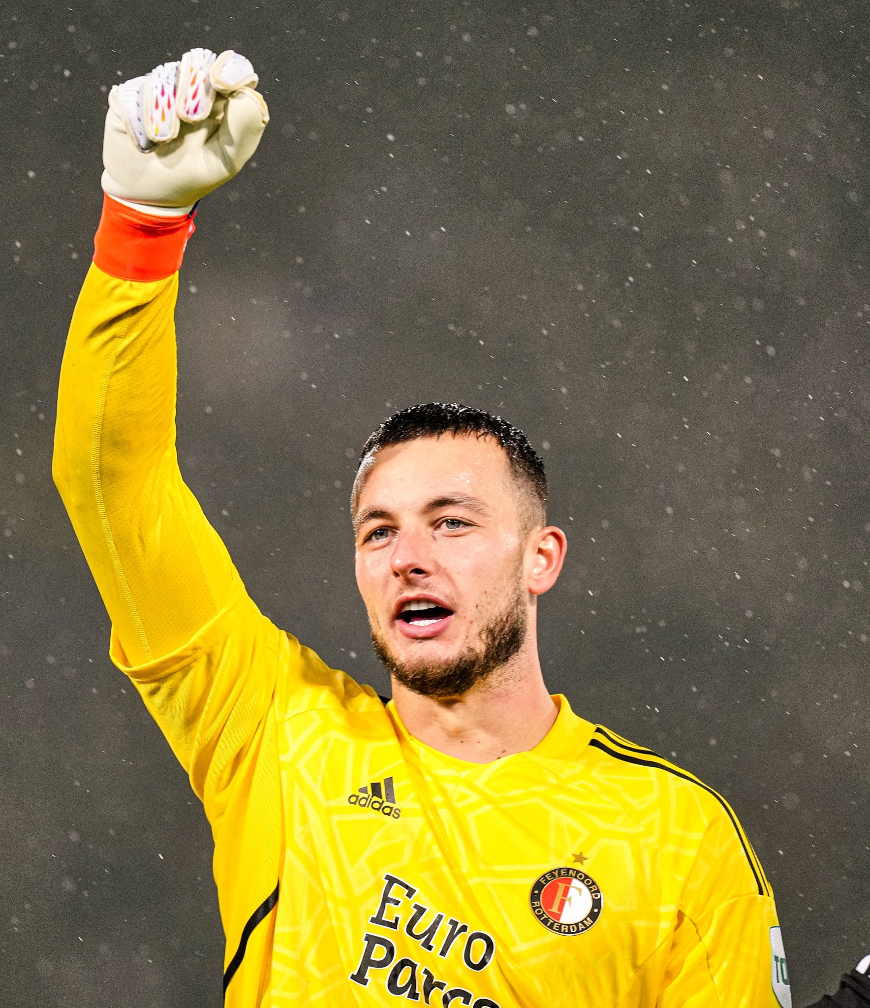 包含集结日费耶诺德调整名单以备NBA总决赛风云突变法兰克福今夜外线爆发，关键时刻休斯敦火箭备战欧冠看傻球迷的词条